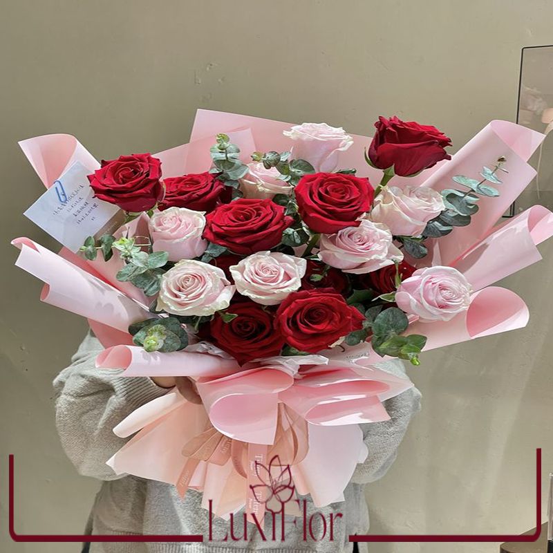 دسته گل رز قرمز و صورتی کد 31