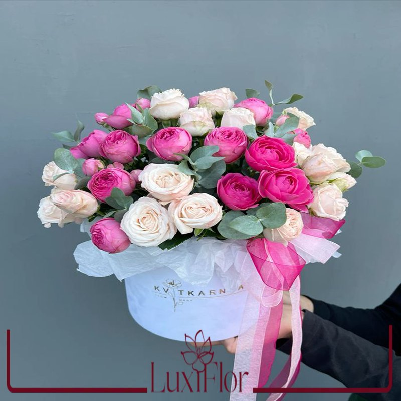 باکس گل رز صورتی و سفید کد 1073