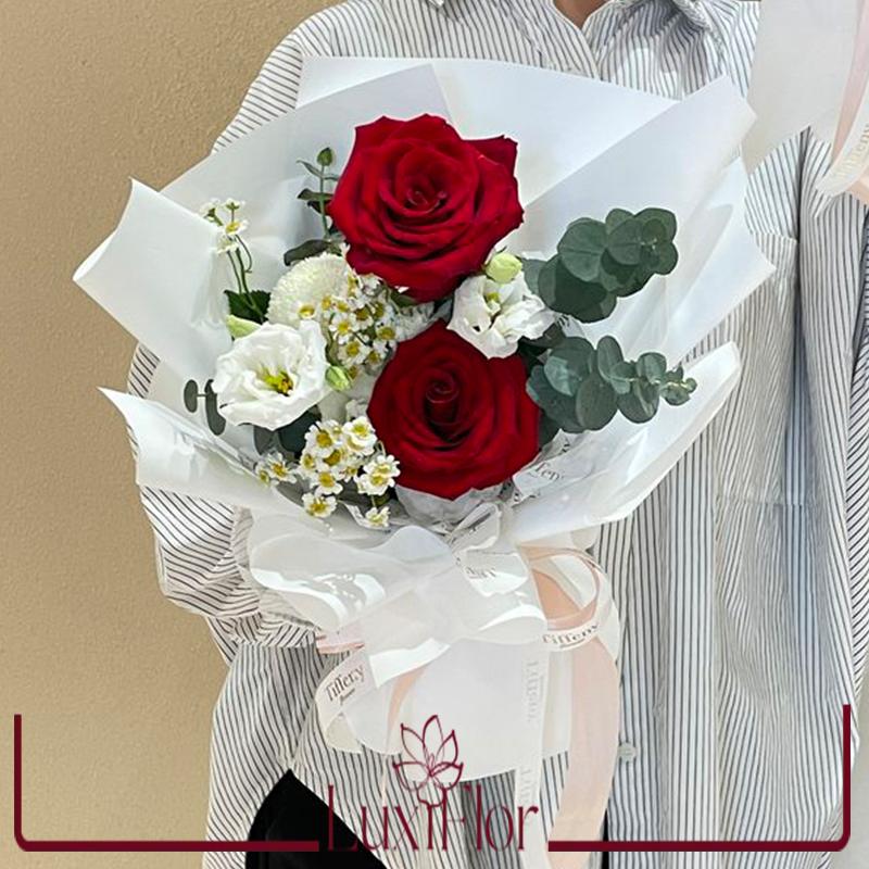 دسته گل بابونه و رز قرمز کد 47