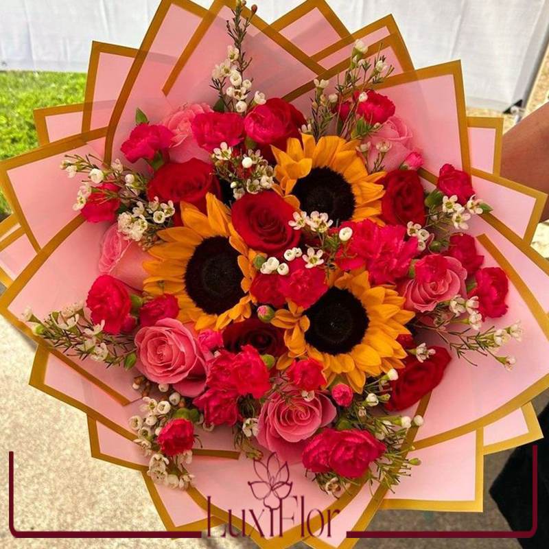 دسته گل آفتاب گردان و رز قرمز کد 42